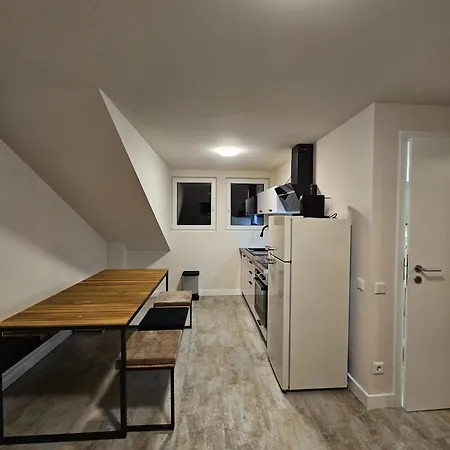 Appartement Modern Townhouse In *