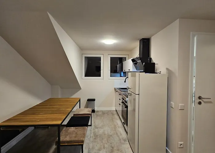 Lejlighed Modern Townhouse In *